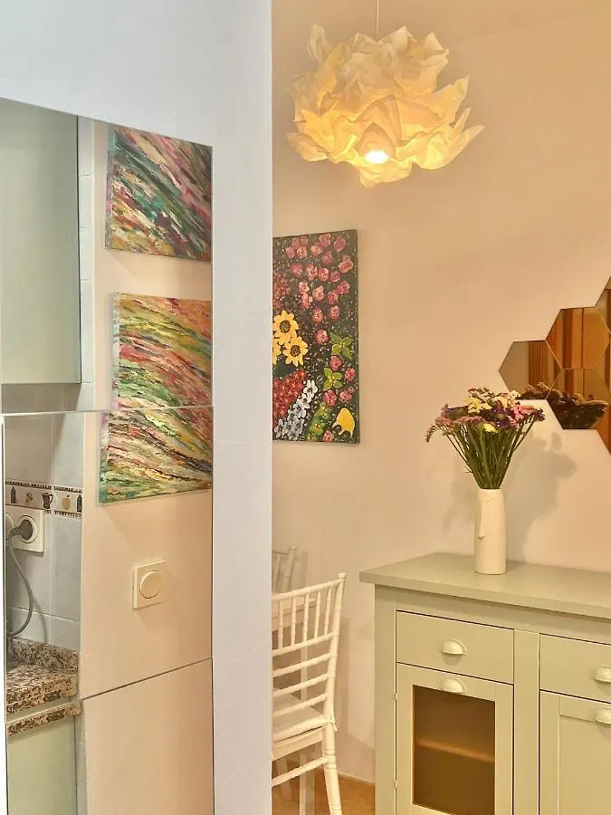 Relaxing Suite With Lovely Patio Malaga