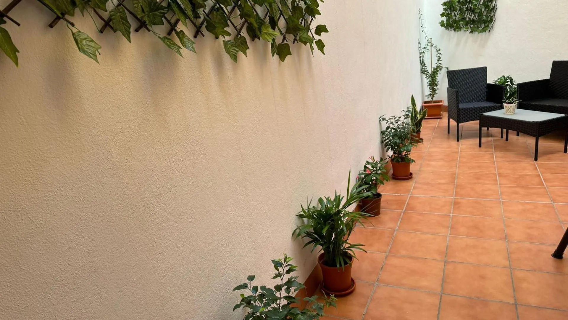 Apartment Relaxing Suite With Lovely Patio Malaga